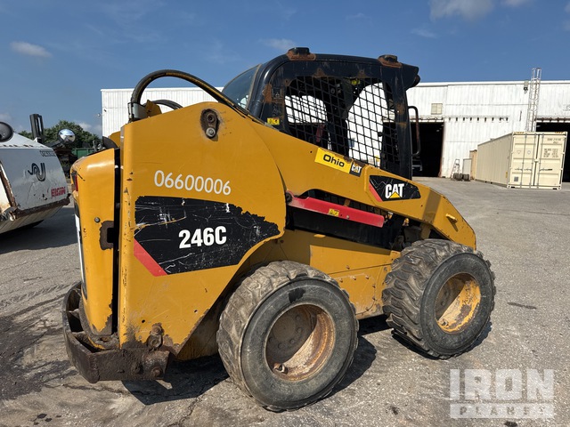 MINI CARGADOR SOBRE RUEDAS 2013 CATERPILLAR 246C
