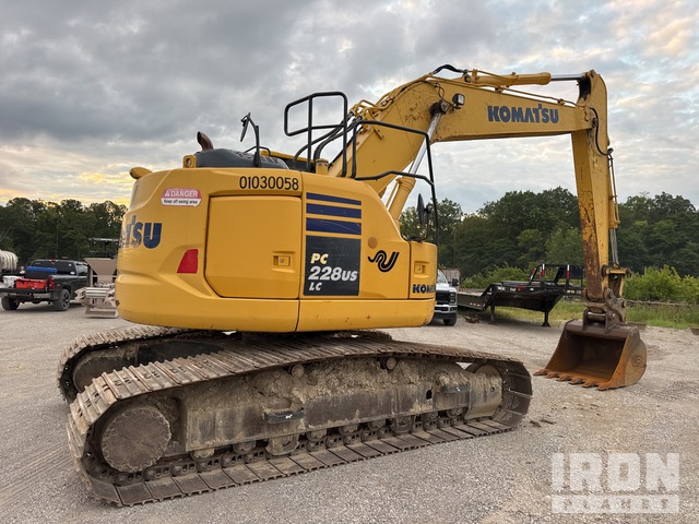 EXCAVADORA 2016 KOMATSU PC228USLC10