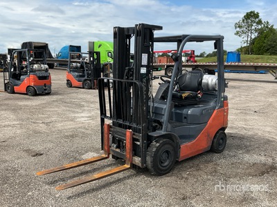 Toyota 50-8FGU15 2750 lb Pneumatic Tire Carretilla Elevadora