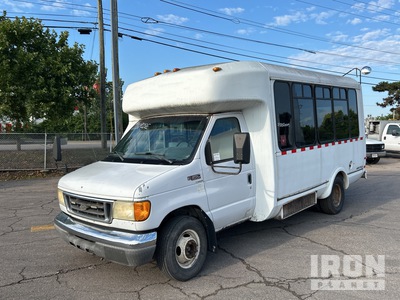 2005 Ford E350 SHUTTLE BUS 4x2 12-Seat Mini Bus
