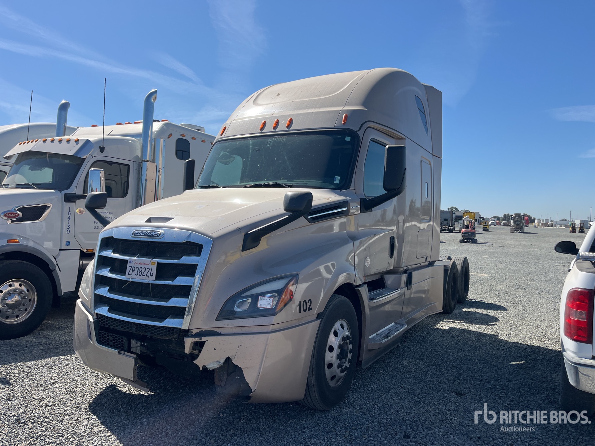 2020 Freightliner Cascadia 126 6x4 T/A Slaapcabine Trekker
