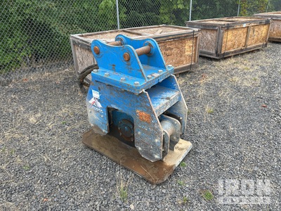2021 Okada 100 SERIES HPC 28 in Plate Compactor Attachment - Fits John Deer 135