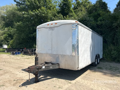 2001 Haulmark 26 ft T/A Enclosed Trailer