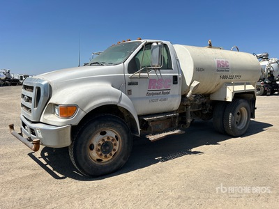2005 Ford F-750 XL 4x2 散水車