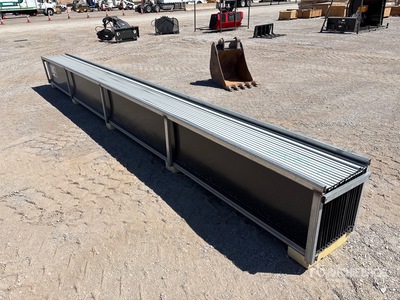 Quantity of (30) Black 20 ft X 17.7 in Metal Roof Panels Divers - Matériaux de construction (Unused)
