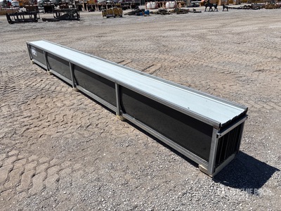 Quantity of (30) Black 20 ft X 17.7 in Metal Roof Panels Divers - Matériaux de construction (Unused)