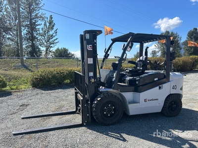 2023 LiuGong CLG2040H DF 7140 lb Pneumatic Tire Forklift (Unused)