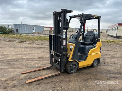 2004 Cat C3000 2500 lb Cushion Tire Gabelstapler