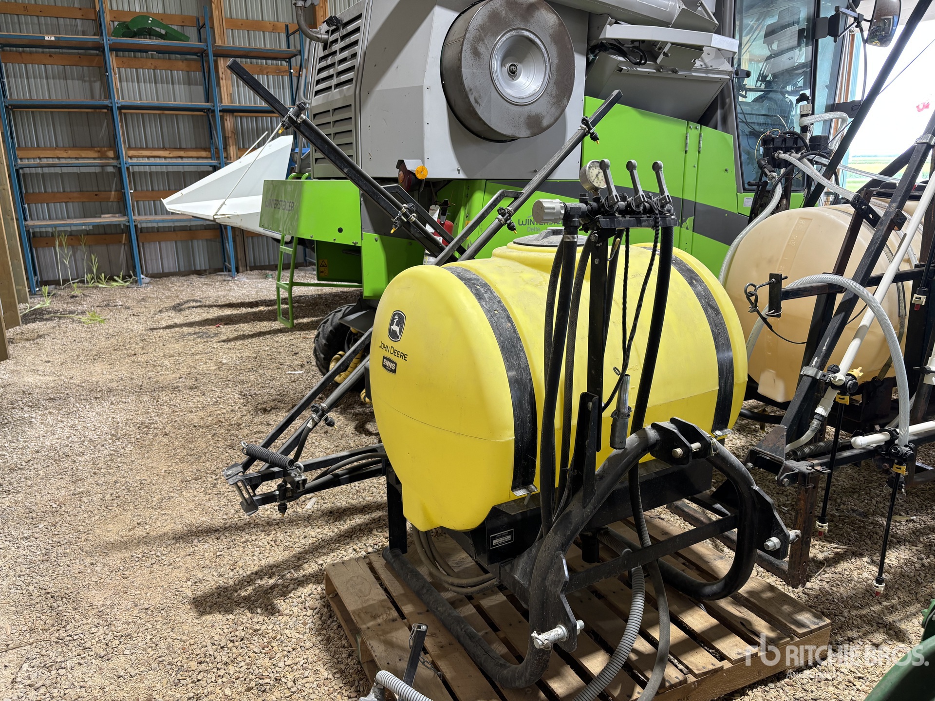 John Deere 20 ft 3-Point Estate Sprayer