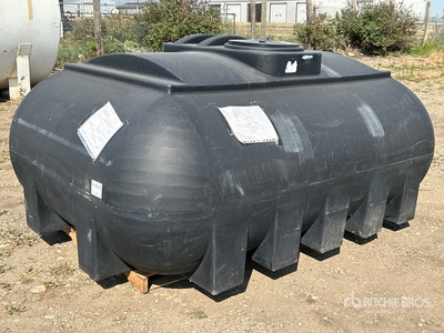 950 gal Poly Tank