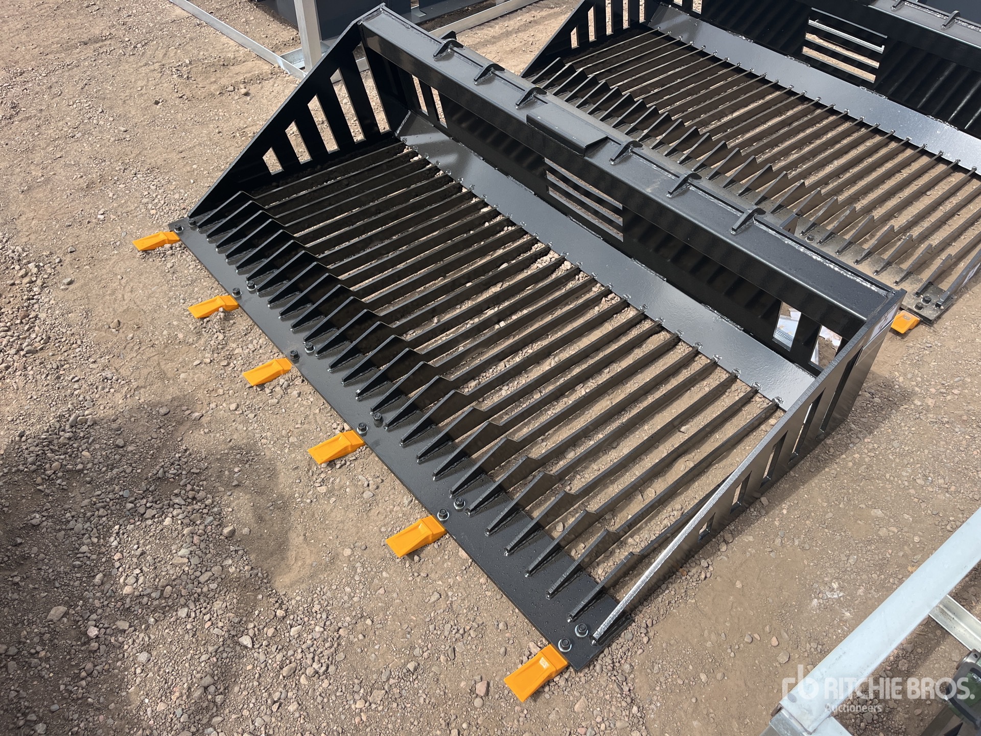 2025 GIYI GY-RB66 Rock Skid Steer Bucket