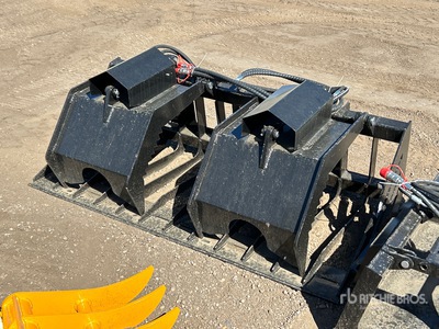2025 GIYI GY-HWG72C 72 in Rock Cazo con garfio para minicargadora (Unused)