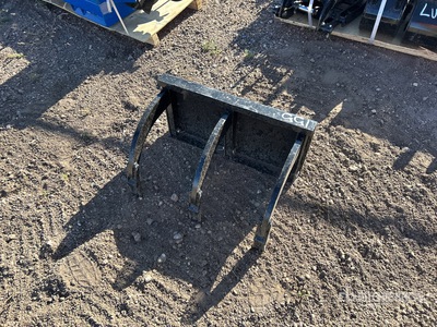 2025 GIYI GY-TRP12 24 in Mini Three Tooth Skid Steer Ripper (Unused)