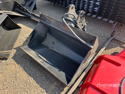 2025 GIYI GY-D5T 35 in Hydraulic Tilting Excavator Bucket (Unused)