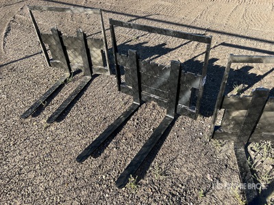 2025 GIYI GY-XHC 24 in Mini Skid Steer Forks (Unused)