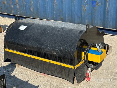 2025 GIYI GY-BS43 45 in Skid Steer Sweeper (Unused)