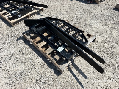 2025 GIYI GY-DHC 59 in Skid Steer Forks (Unused)