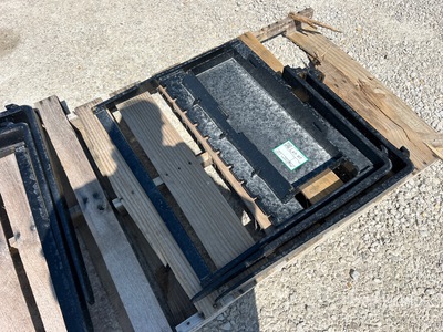 2025 GIYI GY-XHC 29 in Mini Skid Steer Forks (Unused)