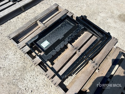 2025 GIYI GY-XHC 29 in Mini Skid Steer Forks (Unused)