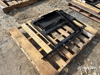 2025 GIYI GY-XHC 29 in Mini Skid Steer Forks (Unused)