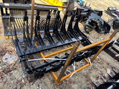 2025 GIYI GY-CLG72 72 in Log Skid Steer Grapple (Unused)