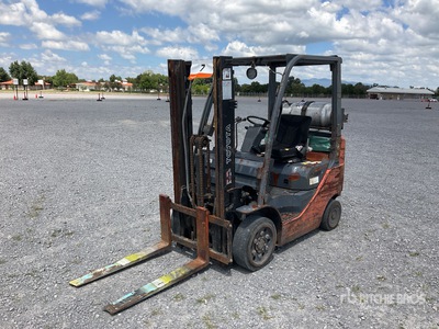 2011 Toyota 8FGCU20 4000 lb Cushion Tire Montacargas / Forklift