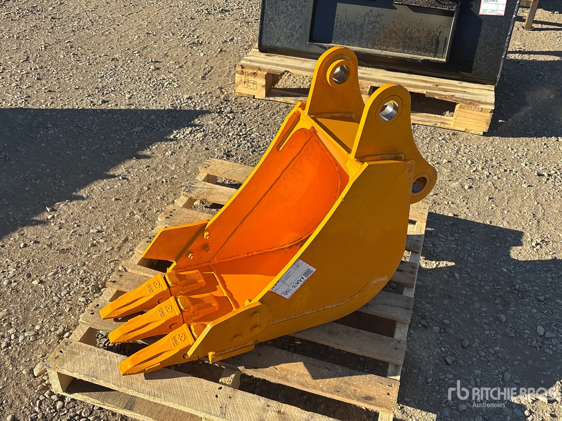 2025 GIYI GY-BK 12 in Excavator Bucket - Fits Cat (Unused)