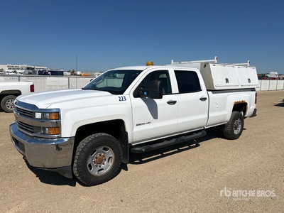 2015 Chevrolet Silverado 2500HD 4x4 Crew Cab Pickup
