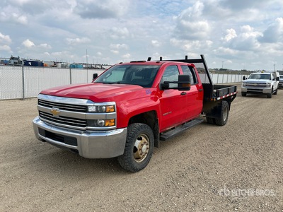 2018 Chevrolet Silverado 3500HD 4x4 Crew Cab 平台トラック