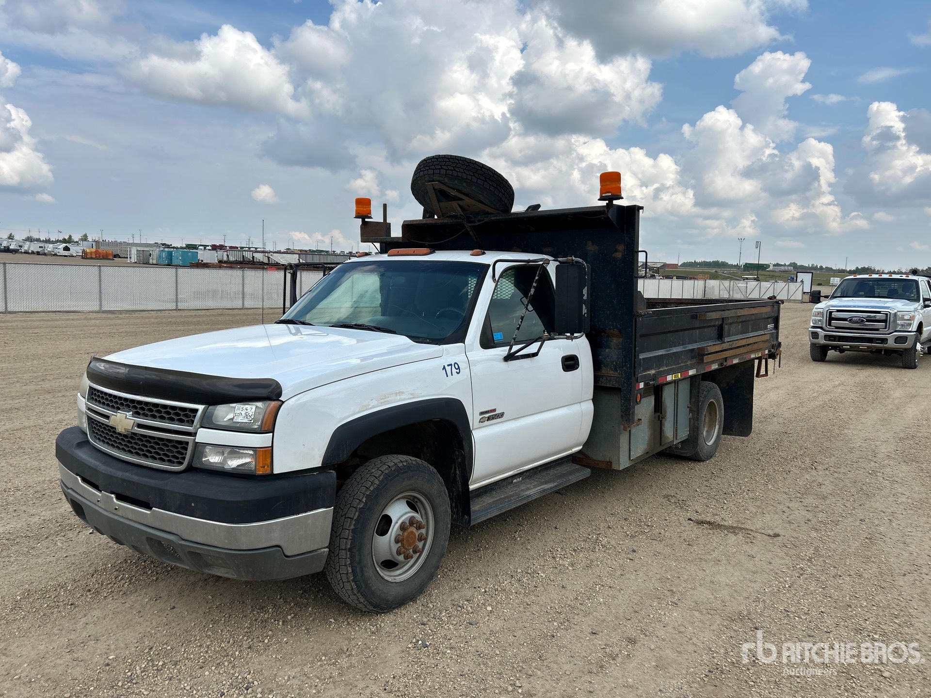 2005 Chevrolet Silverado 3500HD 4x4 Camion à benne basculante 