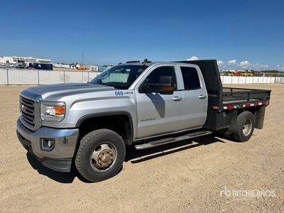 2015 GMC Sierra 3500HD 4x4 Crew Cab Camion à Plateau