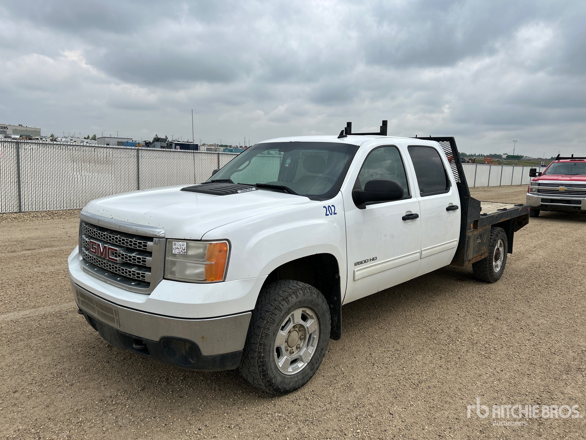 2014 GMC Sierra 2500HD 4x4 Crew Cab Flatbed Truck