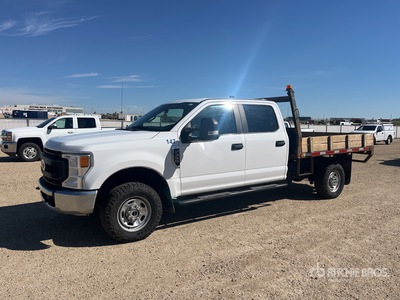 2020 Ford F-350 4x4 Crew Cab Flatbed Truck
