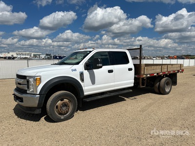 2017 Ford F-550 XLT 4x4 Crew Cab شاحنة مسطحة