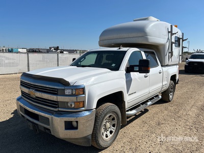 2015 Chevrolet Silverado 2500HD 4x4 Crew Cab ピックアップ
