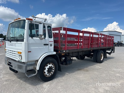1997 Mack MS200 4x2 Camión Caja Abierta