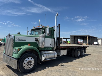 1984 Kenworth W900 6x4 Flatbed Truck
