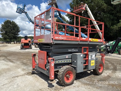 2015 Skyjack SJ8841 RT 4x4 Dual Fuel Elevador de tijera