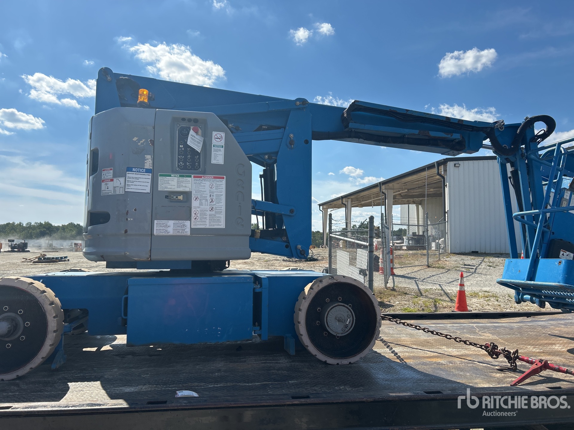 2015 Genie Z-34/22N Articulating Boom Lift