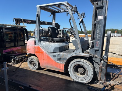 2019 Toyota 8FGU25 Pneumatic Tire Forklift