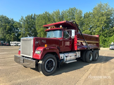 1988 Mack RW713 6x4 T/A Camión dumper