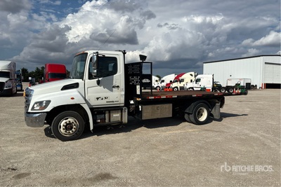 2017 Hino 258LP 4x2 Roll-Off Truck