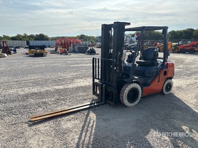 2020 Toyota 8FGU25 4500 lb Pneumatic Tire フォークリフト