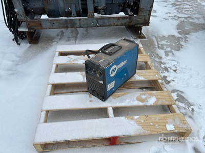 2015 Miller CST-280 280 A Electric Welder