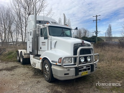 2004 Kenworth T401 6x4 トラックトラクター（T/A）