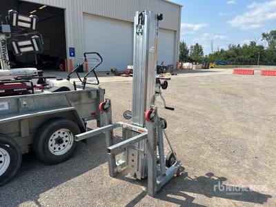 2016 Sumner 2118 Material Hoist