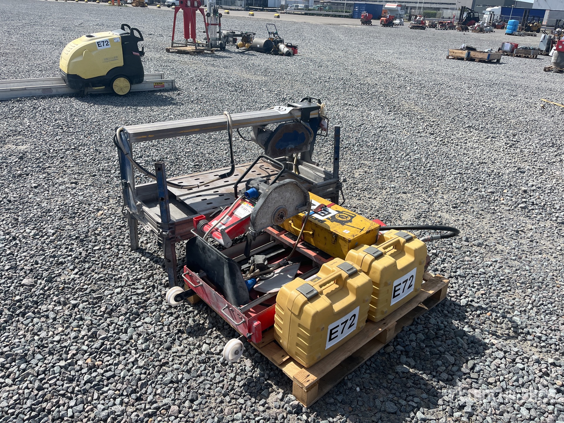 2015 Carat S-Coup 350 Stone Table Saw