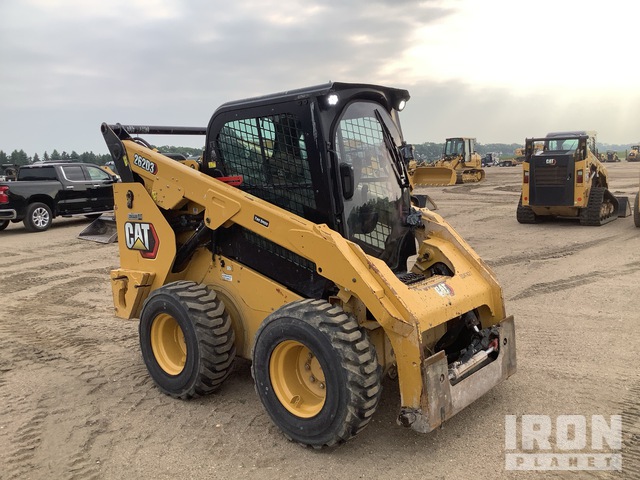 MINI CARGADOR SOBRE RUEDAS 2022 CATERPILLAR 262D3