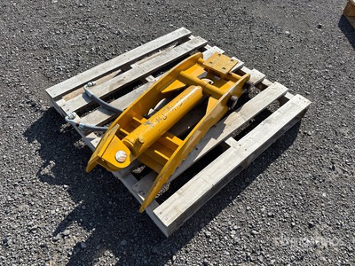 35 in Hydraulic Excavator Thumb (Unused)