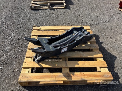 2025 39 in Hydraulic Excavator Thumb (Unused)